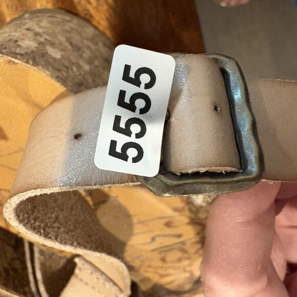 Blowfish Malibu Shoes Womens Size 7.5 Beige Platform Sandals Cork‎ Wedge Flower - Picture 11 of 11